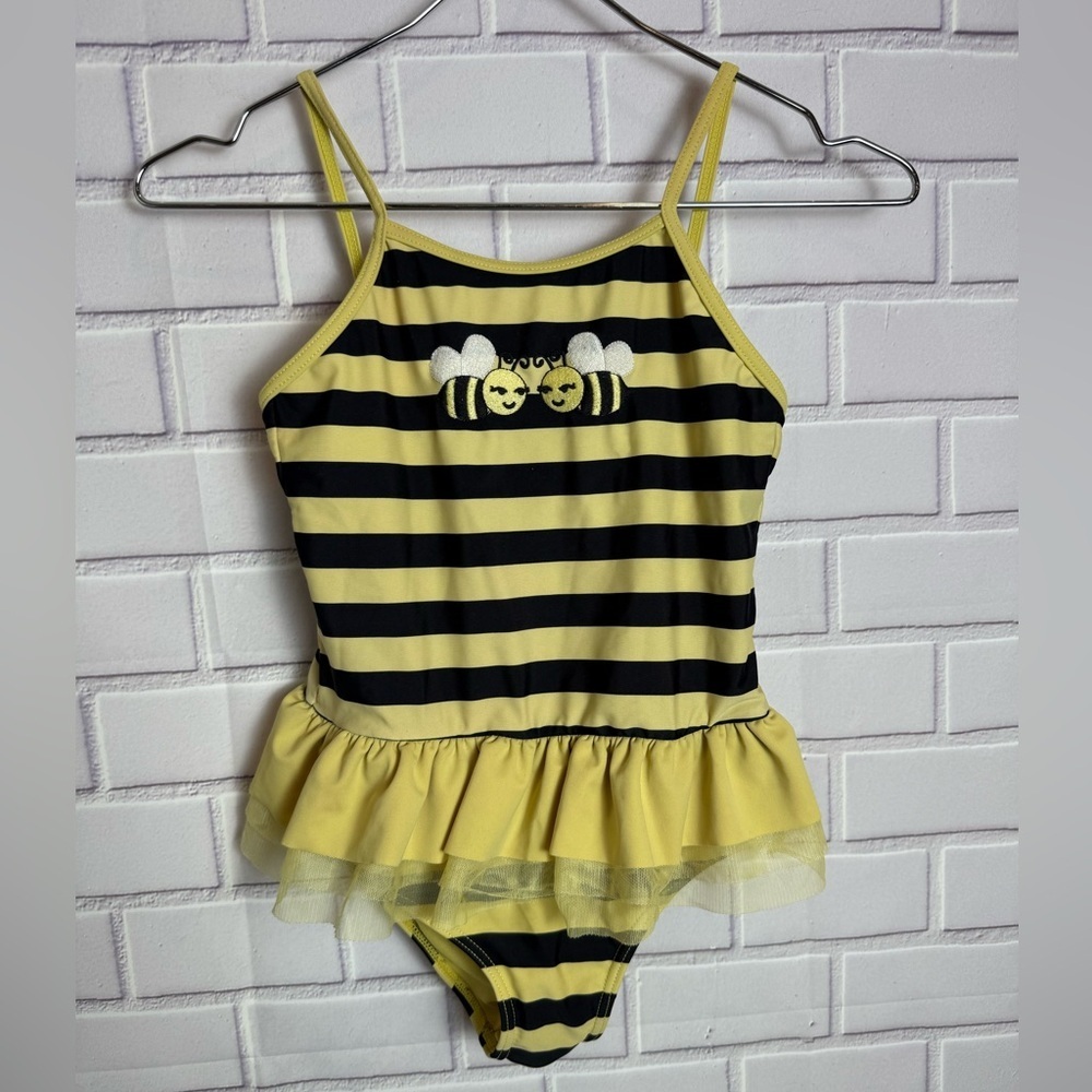 Gymboree
Yellow Girls Bee One Piece Swimsuit - Splish-Splash/girls size 8